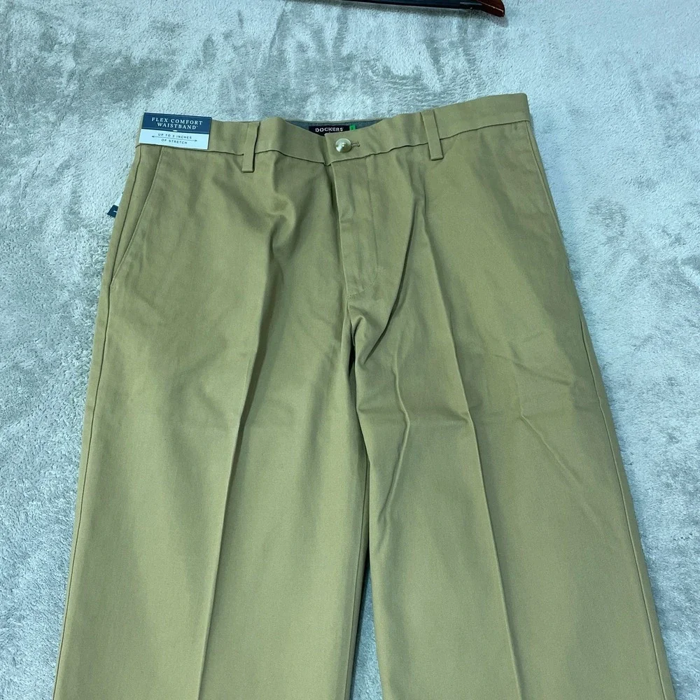 NWT Dockers Signature Khaki Pants Men's 34x32 Tan Cotton Classic Fit